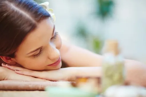 Chèque cadeau : Facile de faire plaisir, Lyon, L'Embellie - Centre de Beauté